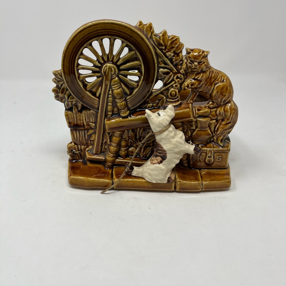 Vintage McCoy Pottery Spinning Wheel with Scotty Dog and Cat Planter Brown GH09.